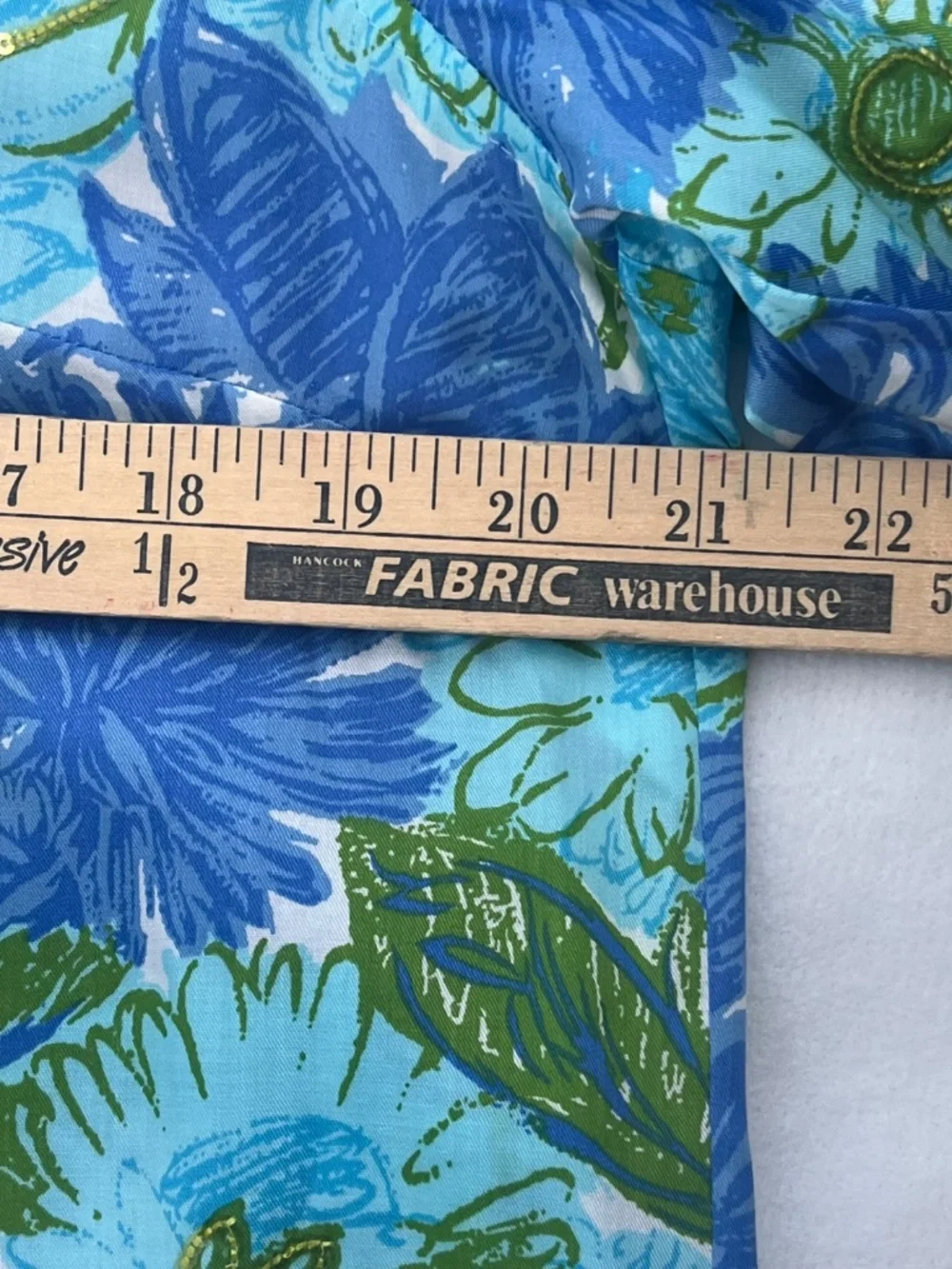 Talbots 100% Tencel Blue Floral Top Medium - Picture 7 of 9